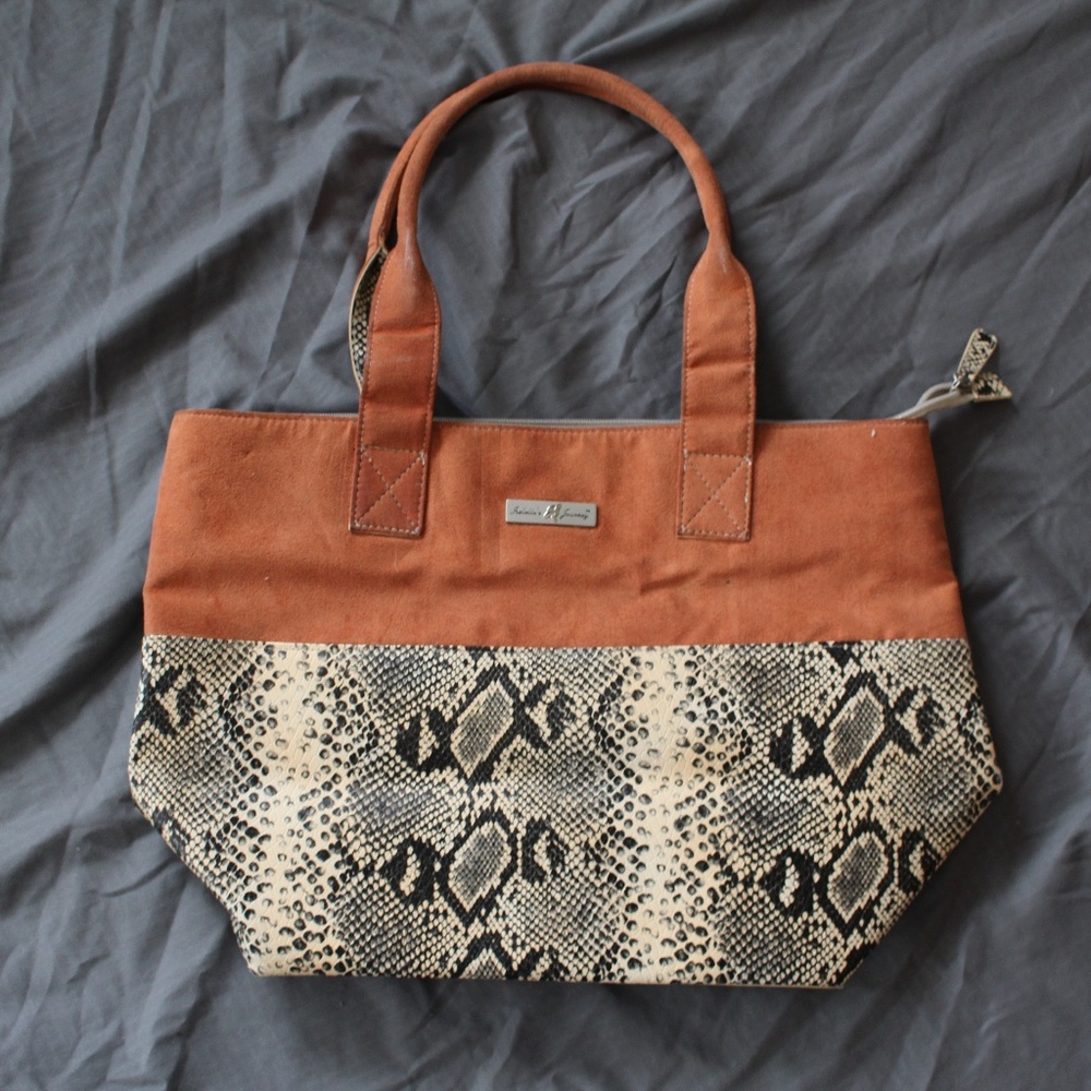 ISABELLA'S JOURNEY Large Handbag Purse